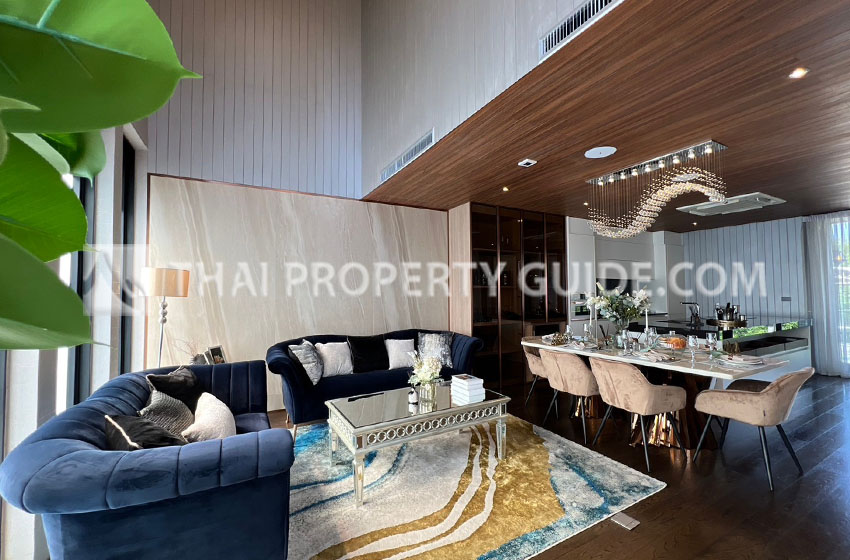 House with Private Pool in Srinakarin 